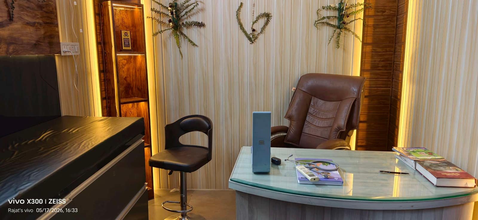Private Ayurvedic consultation room at Kashyap Clinic Kanpur