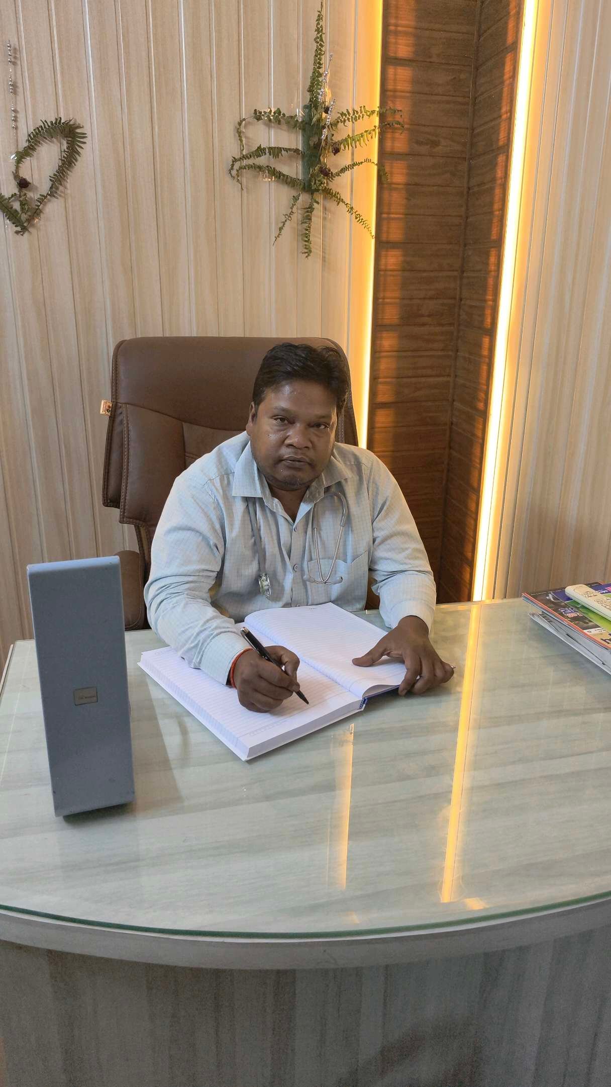 Dr. P.K. Kashyap, Ayurvedic Sexologist at Kashyap Clinic Kanpur